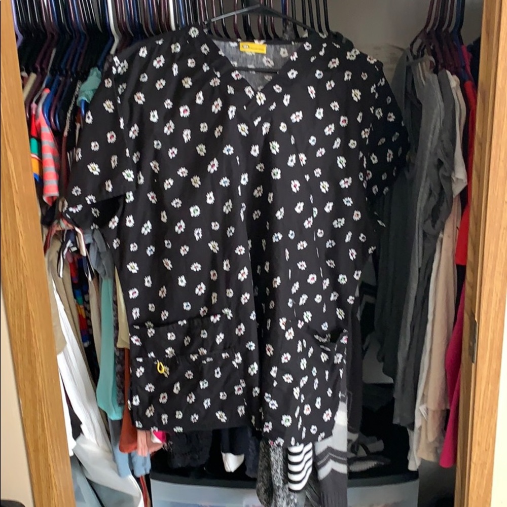 Scrub top